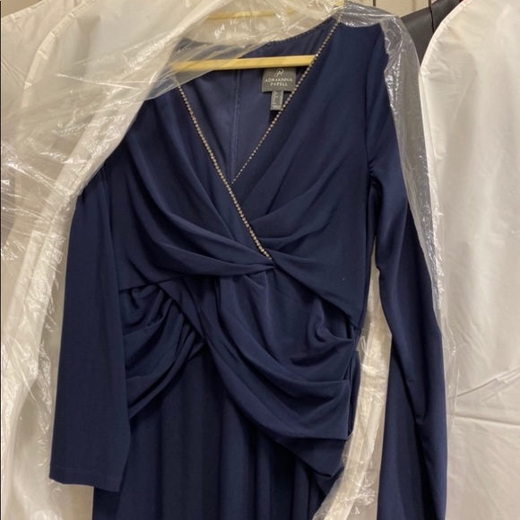 🎉🎉Host Pick🎉🎉Adrianna Papell Gown - Picture 7 of 9